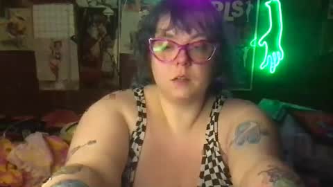 Ellie Louise online show from March 7, 2:57 am