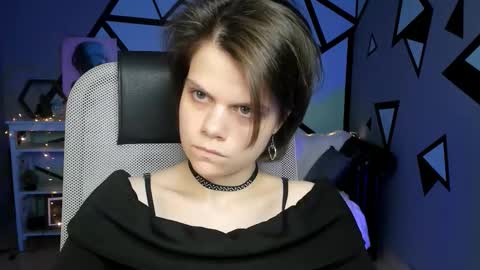 Snapshot of elliemurler chatting on October 3, 9:17 am elliemurler online show from October 3, 9:17 am