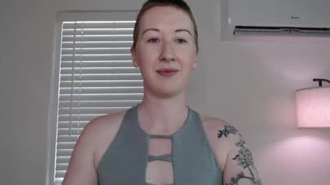 Ellie Rowyn online show from November 14, 9:35 pm