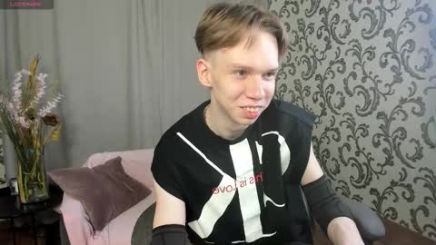 Snapshot of elliot_mars_ chatting on September 30, 5:29 pm elliot_mars_ online show from September 30, 5:29 pm