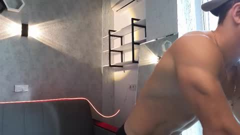 elliot_muscle04 online show from October 20, 12:05 pm