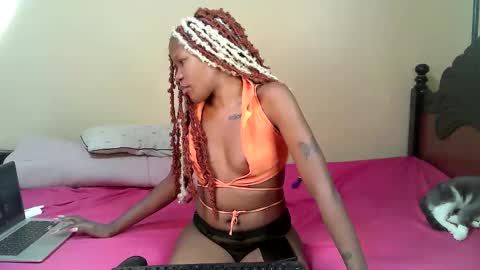 elllanna online show from November 5, 2:11 am