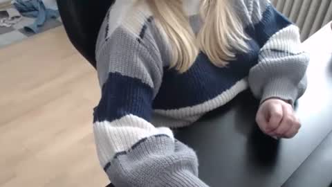 Elly online show from September 27, 9:25 am