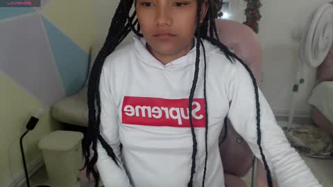 Snapshot of elly_willis chatting on December 30, 11:26 am Elly online show from December 30, 11:26 am