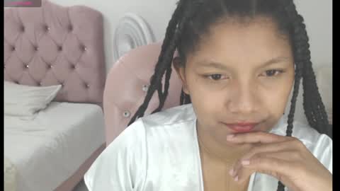 Snapshot of elly_willis chatting on January 1, 10:13 pm Elly online show from January 1, 10:13 pm