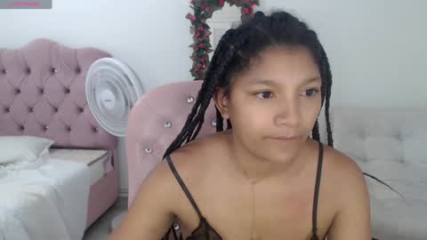 Snapshot of elly_willis chatting on January 3, 3:55 pm Elly online show from January 3, 3:55 pm