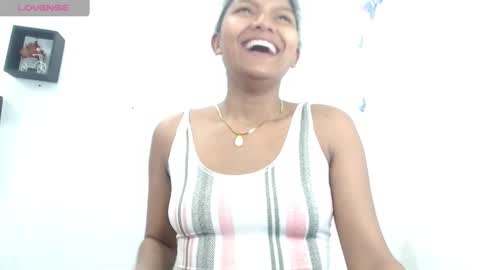 Snapshot of elly_willis chatting on March 3, 4:03 pm Elly online show from March 3, 4:03 pm