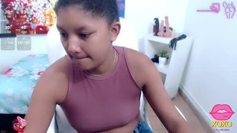 Snapshot of elly_willis chatting on October 20, 12:05 pm Elly online show from October 20, 12:05 pm