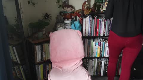 Elly Naomi online show from October 19, 4:18 pm