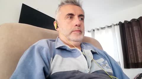 fer online show from December 8, 2:09 pm