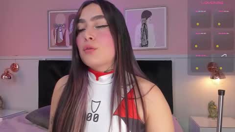 Elodie  online show from November 6, 1:45 pm