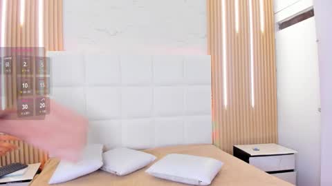 elody_rousse online show from November 21, 12:04 pm