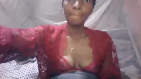 Snapshot of elodynarcisse chatting on December 1, 3:33 am elodynarcisse online show from December 1, 3:33 am