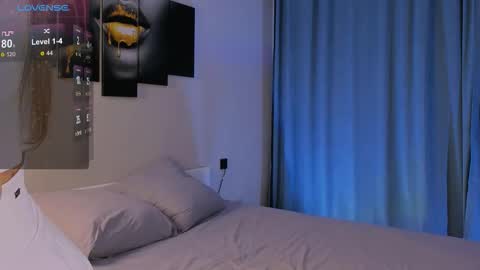 Victoria online show from November 14, 3:33 pm