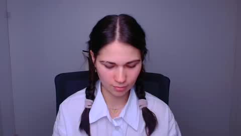 Elsa online show from February 9, 8:13 pm