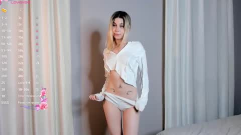 Snapshot of elswythbareford chatting on October 15, 4:51 pm Elizabeth online show from October 15, 4:51 pm