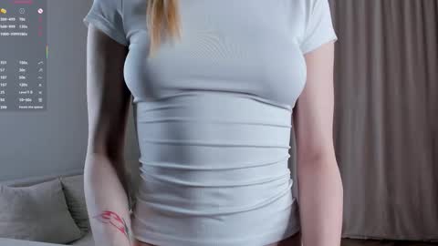 Snapshot of elswythbareford chatting on November 20, 1:33 pm Elizabeth online show from November 20, 1:33 pm