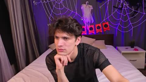 Elvano online show from October 25, 9:42 pm