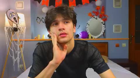 Elvano online show from November 3, 7:31 am