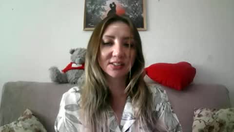 Snapshot of elvinasweet chatting on September 11, 6:02 am ElvinaSweet online show from September 11, 6:02 am