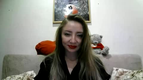 Snapshot of elvinasweet chatting on September 30, 2:27 am ElvinaSweet online show from September 30, 2:27 am