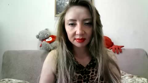 Snapshot of elvinasweet chatting on October 1, 5:46 am ElvinaSweet online show from October 1, 5:46 am