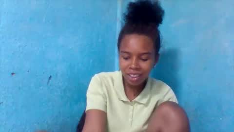 Snapshot of elys208 chatting on October 25, 11:29 am elys208 online show from October 25, 11:29 am