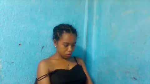 Snapshot of elys208 chatting on November 6, 2:12 am elys208 online show from November 6, 2:12 am