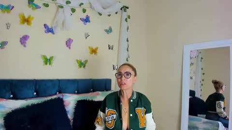 ema garcia  online show from September 20, 7:37 pm