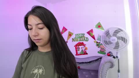 Ema louisx  online show from December 28, 11:52 am