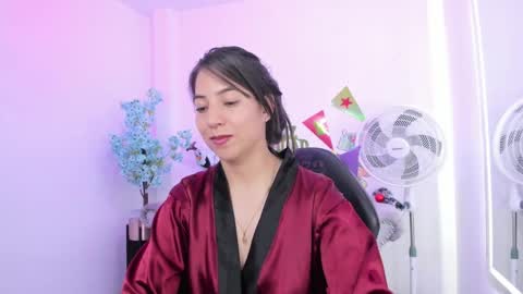 Ema louisx  online show from December 30, 8:47 pm