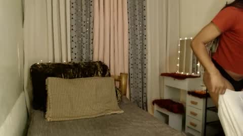 Snapshot of emarie91 chatting on February 27, 6:20 pm Trans cummer online show from February 27, 6:20 pm