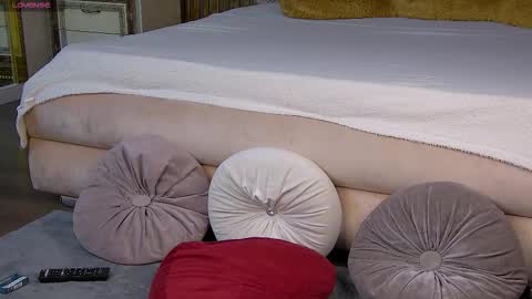 emawil online show from September 14, 2:16 pm