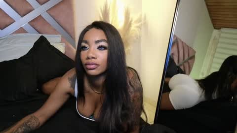 Snapshot of emely_brandon_ chatting on January 25, 3:30 am anyelii online show from January 25, 3:30 am