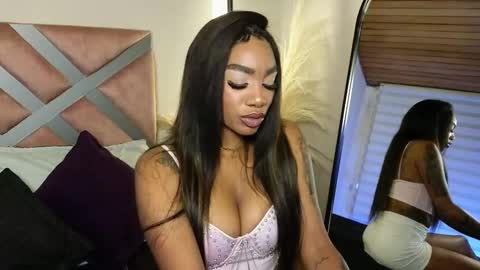 Snapshot of emely_brandon_ chatting on February 15, 1:31 am anyelii online show from February 15, 1:31 am