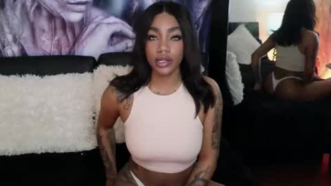 Snapshot of emely_brandon_ chatting on September 24, 9:12 am anyelii online show from September 24, 9:12 am