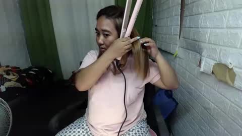 Snapshot of emely_slutxxx chatting on March 11, 11:23 am Emely online show from March 11, 11:23 am