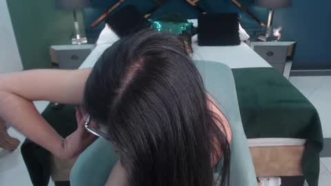 Danna online show from February 7, 1:01 pm