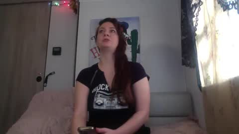 Snapshot of emerieskye chatting on December 12, 4:10 pm EmerieSkye online show from December 12, 4:10 pm