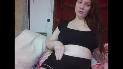 Snapshot of emerieskye chatting on January 19, 5:15 am EmerieSkye online show from January 19, 5:15 am