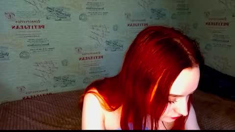 Snapshot of emi_less chatting on September 20, 10:16 am Emi online show from September 20, 10:16 am