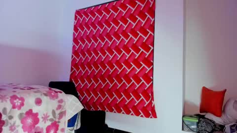 Emi online show from September 24, 9:18 pm