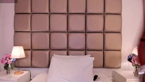 EMILY ROBERTS online show from January 27, 2:53 am