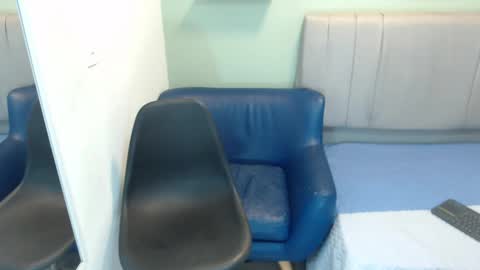 Snapshot of emilee_star chatting on February 28, 1:36 pm Emilee online show from February 28, 1:36 pm