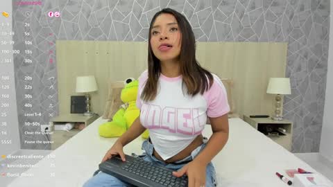 Emili Lenus online show from January 22, 5:17 pm