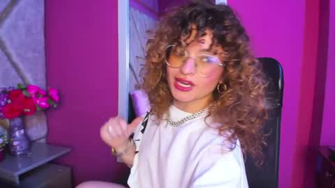 Snapshot of emili_rouse_ chatting on September 10, 9:59 pm Emy online show from September 10, 9:59 pm