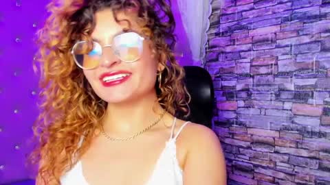 Snapshot of emili_rouse_ chatting on September 23, 11:19 pm Emy online show from September 23, 11:19 pm