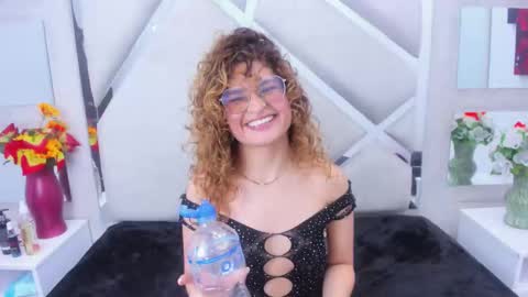 Snapshot of emili_rouse_ chatting on October 11, 3:06 am Emy online show from October 11, 3:06 am