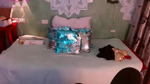 Emili roux online show from January 28, 12:43 pm