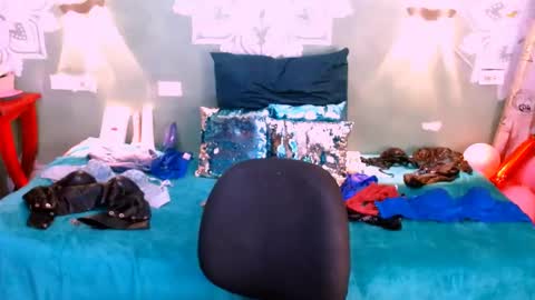 Emili roux online show from February 19, 12:44 pm